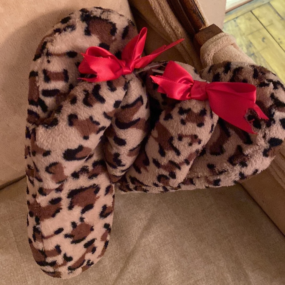 Slippers - Picture 3 of 4